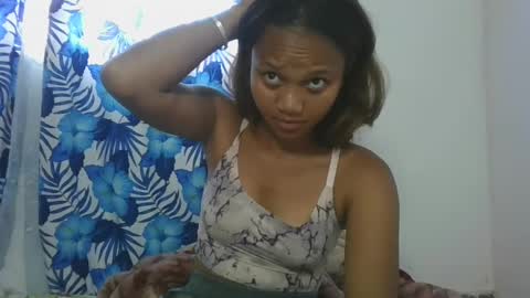 Snapshot of sallywett chatting on February 24, 12:05 pm SallyWett online show from February 24, 12:05 pm