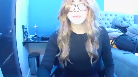 sallyyy22211 online show from September 16, 8:15 am