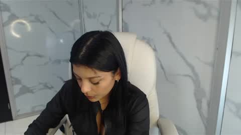 Snapshot of salmaportman_ chatting on February 5, 2:51 am salmaportman_ online show from February 5, 2:51 am