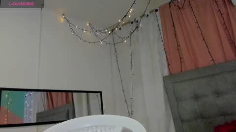 Snapshot of salome_domi chatting on January 9, 9:58 pm salome online show from January 9, 9:58 pm