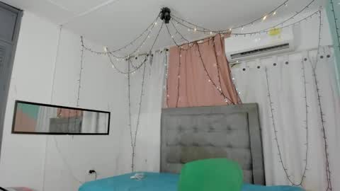 Snapshot of salome_domi chatting on November 21, 9:57 pm salome online show from November 21, 9:57 pm