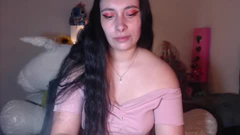 Snapshot of salomefox2 chatting on December 10, 4:24 am yenny online show from December 10, 4:24 am