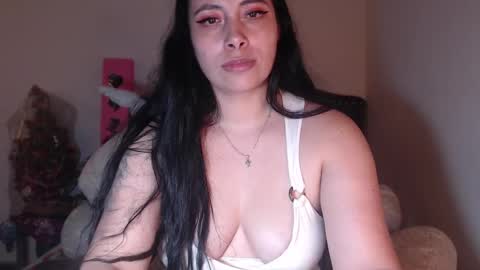 Snapshot of salomefox2 chatting on February 3, 7:07 am yenny online show from February 3, 7:07 am