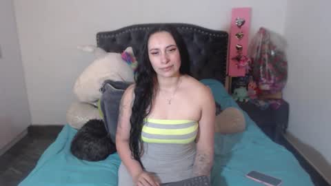 Snapshot of salomefox2 chatting on November 3, 4:25 am yenny online show from November 3, 4:25 am