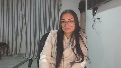 Snapshot of salomesaints chatting on October 16, 1:28 am salome online show from October 16, 1:28 am