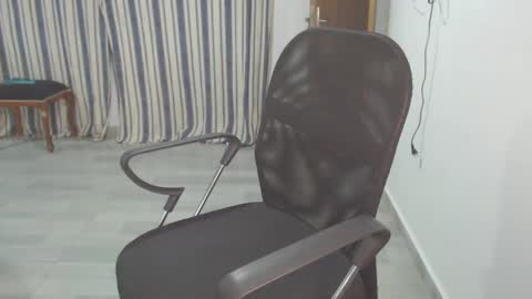 Snapshot of salomesaints chatting on November 7, 1:16 am salome online show from November 7, 1:16 am