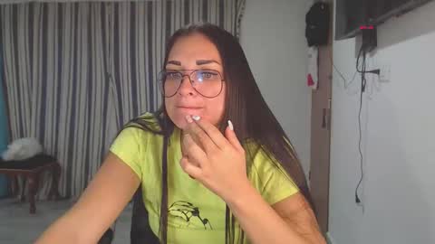 Snapshot of salomesaints chatting on November 25, 12:43 am salome online show from November 25, 12:43 am