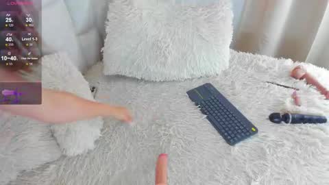 Snapshot of salomethompson1_ chatting on September 18, 7:27 pm Salom online show from September 18, 7:27 pm