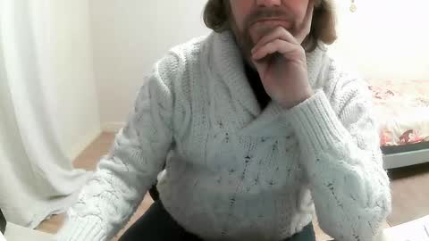 Snapshot of saltimbanquier chatting on January 19, 12:39 pm Saltimbanquier  Salt  ou  Banquier  online show from January 19, 12:39 pm