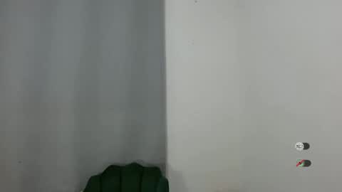 Snapshot of salva_fuckdoll chatting on October 18, 12:24 am Salva online show from October 18, 12:24 am