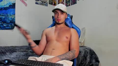 Snapshot of salvatore_dereck chatting on October 30, 1:18 am online show from October 30, 1:18 am