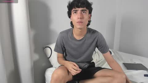 Snapshot of salvatore_montt chatting on February 11, 1:20 am salvatore_montt online show from February 11, 1:20 am