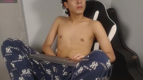 Snapshot of salvatore_montt chatting on February 13, 3:35 pm salvatore_montt online show from February 13, 3:35 pm