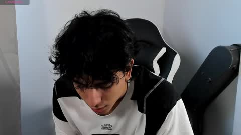 Snapshot of salvatore_montt chatting on February 15, 9:48 pm salvatore_montt online show from February 15, 9:48 pm