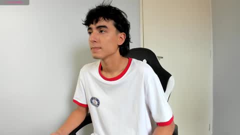 Snapshot of salvatore_montt chatting on February 24, 7:52 pm salvatore_montt online show from February 24, 7:52 pm