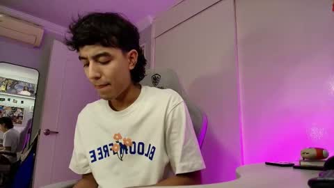 Snapshot of salvatore_montt chatting on September 15, 1:38 am salvatore_montt online show from September 15, 1:38 am