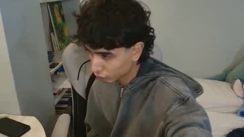 Snapshot of salvatore_montt chatting on October 17, 7:00 am salvatore_montt online show from October 17, 7:00 am