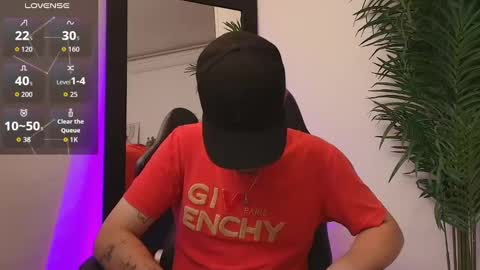 Snapshot of salvatore_muller chatting on September 30, 11:43 pm Salvatore  online show from September 30, 11:43 pm