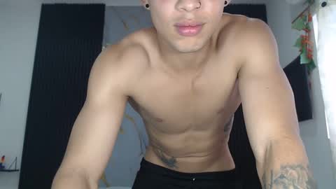 Snapshot of sam_and_mike chatting on February 17, 6:37 pm sammmikee online show from February 17, 6:37 pm