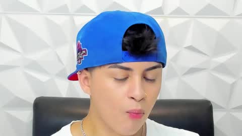 Snapshot of sam_daves_ chatting on November 25, 2:17 pm Sam online show from November 25, 2:17 pm