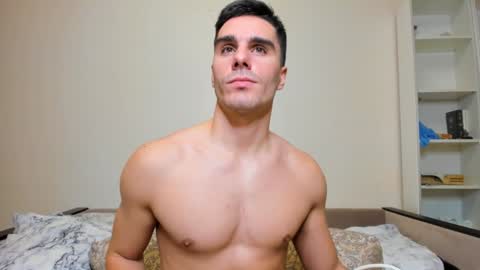 Snapshot of sam_huston18 chatting on December 25, 3:18 am BACK IN 2 WEEKS online show from December 25, 3:18 am