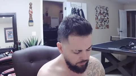 Snapshot of sam_papithebarber chatting on December 30, 8:10 am sam_papithebarber online show from December 30, 8:10 am