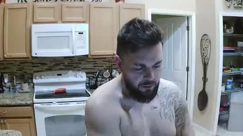 Snapshot of sam_papithebarber chatting on January 3, 8:10 am sam_papithebarber online show from January 3, 8:10 am