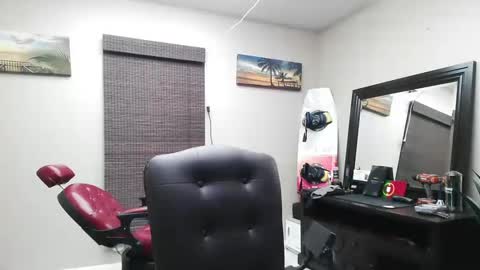 Snapshot of sam_papithebarber chatting on January 6, 11:07 am sam_papithebarber online show from January 6, 11:07 am