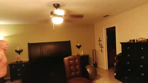 Snapshot of sam_papithebarber chatting on March 5, 7:27 am sam_papithebarber online show from March 5, 7:27 am