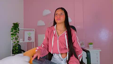 Snapshot of samagrey__ chatting on September 20, 11:33 am online show from September 20, 11:33 am