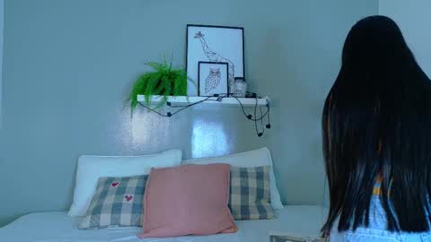 Snapshot of samagrey__ chatting on November 10, 11:42 am online show from November 10, 11:42 am