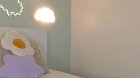 Snapshot of samagrey__ chatting on November 28, 11:35 am online show from November 28, 11:35 am