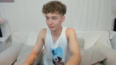 Snapshot of samanie_ chatting on September 11, 1:44 pm Sam online show from September 11, 1:44 pm