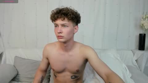 Snapshot of samanie_ chatting on September 14, 1:54 pm Sam online show from September 14, 1:54 pm