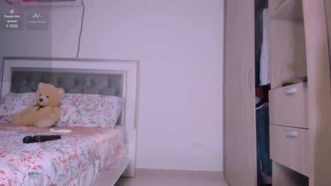 Snapshot of samanta_65 chatting on January 5, 6:35 am carolina online show from January 5, 6:35 am