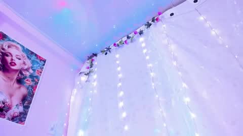 Snapshot of samanta_roberts1 chatting on March 6, 6:16 pm Samanta online show from March 6, 6:16 pm