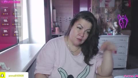 Snapshot of samanta_shy chatting on December 21, 9:27 am Marry online show from December 21, 9:27 am