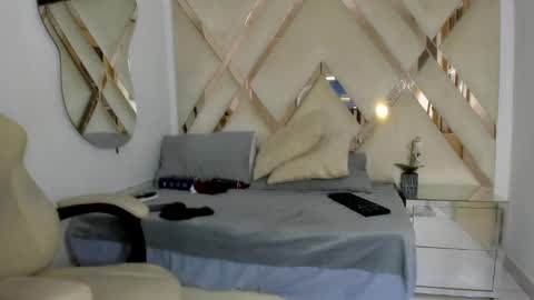 samantaht online show from December 13, 2:27 pm