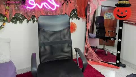 Snapshot of samantaortiz_ chatting on October 29, 8:21 pm samantaortiz_ online show from October 29, 8:21 pm