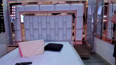 Snapshot of samantasm chatting on December 29, 12:45 pm S A M A N T A online show from December 29, 12:45 pm