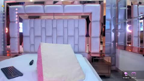 Snapshot of samantasm chatting on February 11, 9:42 am S A M A N T A online show from February 11, 9:42 am