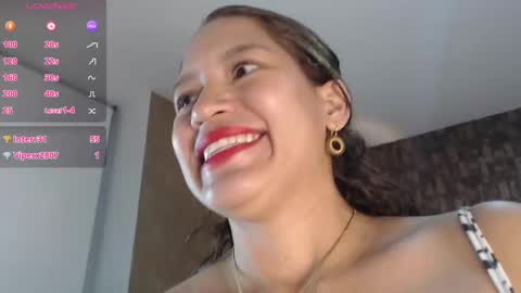 Snapshot of samantha__karolstone chatting on December 22, 5:34 am SAMANTHA online show from December 22, 5:34 am