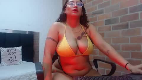 Snapshot of samantha__karolstone chatting on October 15, 2:55 am SAMANTHA online show from October 15, 2:55 am