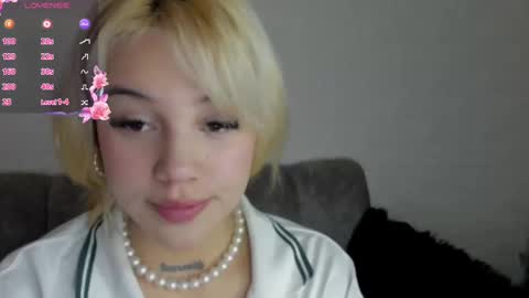 Snapshot of samantha_browwnn chatting on February 17, 8:26 pm samantha_browwnn online show from February 17, 8:26 pm