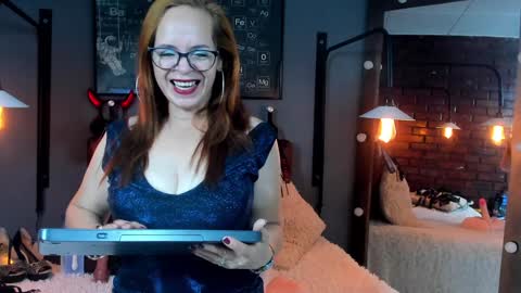 Snapshot of samantha_mature56 chatting on February 5, 11:02 am Sam online show from February 5, 11:02 am