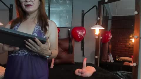 Snapshot of samantha_mature56 chatting on February 15, 9:38 am Sam online show from February 15, 9:38 am