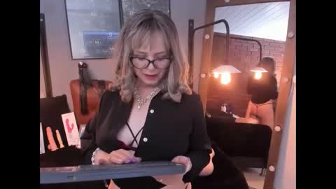 Snapshot of samantha_mature56 chatting on September 10, 7:52 am Sam online show from September 10, 7:52 am