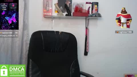 Snapshot of samanthaa_queen chatting on February 19, 2:01 pm sam online show from February 19, 2:01 pm