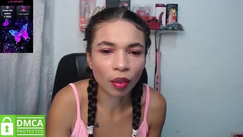 Snapshot of samanthaa_queen chatting on February 22, 10:40 am sam online show from February 22, 10:40 am