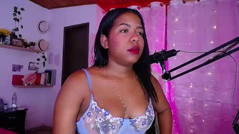 Samantha Bloom  online show from December 7, 11:40 am